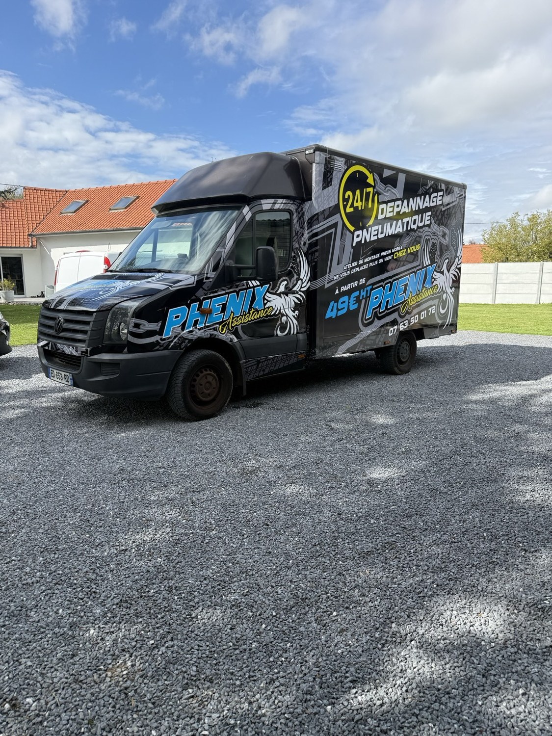 Camion atelier mobile SOS Pneus — dépannage pneu à domicile